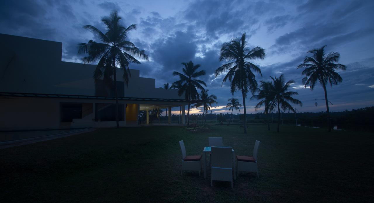 Avenra Gangaara Hotel Wennappuwa Exterior photo