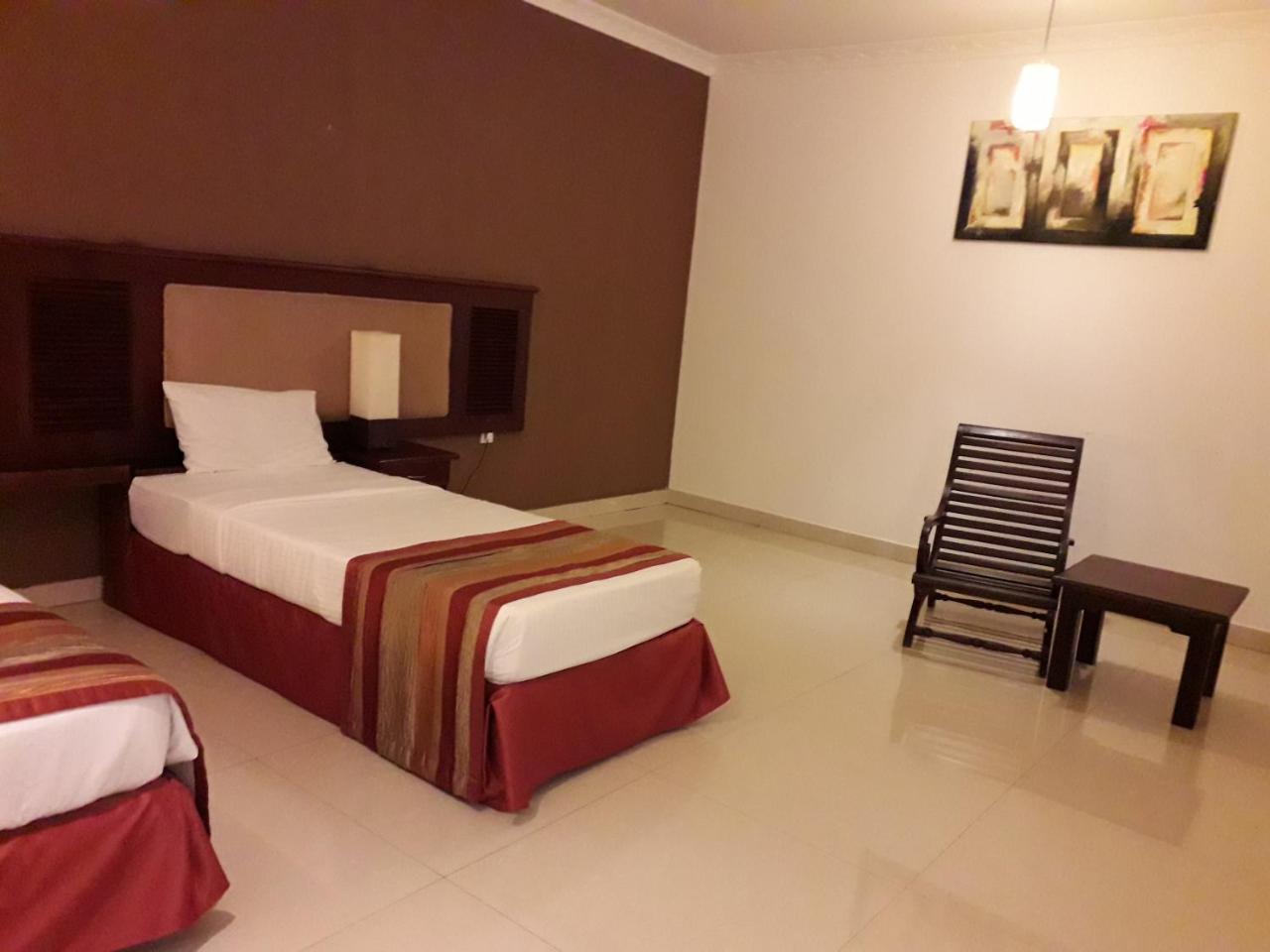 Avenra Gangaara Hotel Wennappuwa Exterior photo